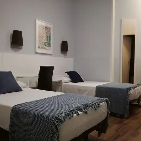 Hostal Lesseps-3